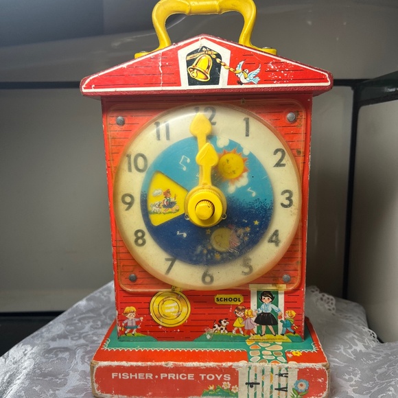 Vintage Fisher-Price schoolhouse clock, 1968 musical wind up child’s learning - Picture 1 of 5